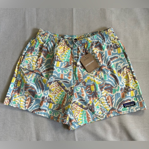 Patagonia Funhoggers Printed 4” Shorts New - Picture 2 of 8